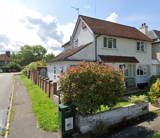 39 Manor Green Road house