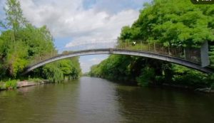 Bridge to private D\'Oyly Carte Island, Weybridge. (Credit: Google Street View)