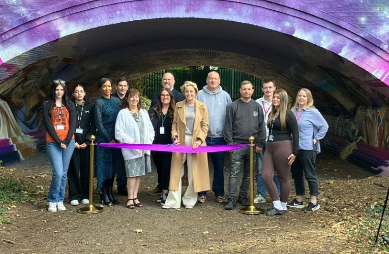 Surrey Police And Crime Commissioner Reveal mural near Ewell East train station. (Credit: Emily Dalton/ LDRS)