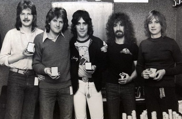 Lindsay_Brown_Barclay_James_Harvest_high_res.jpg